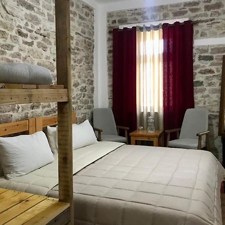 Vila Eri Гірокастра Екстер'єр фото
