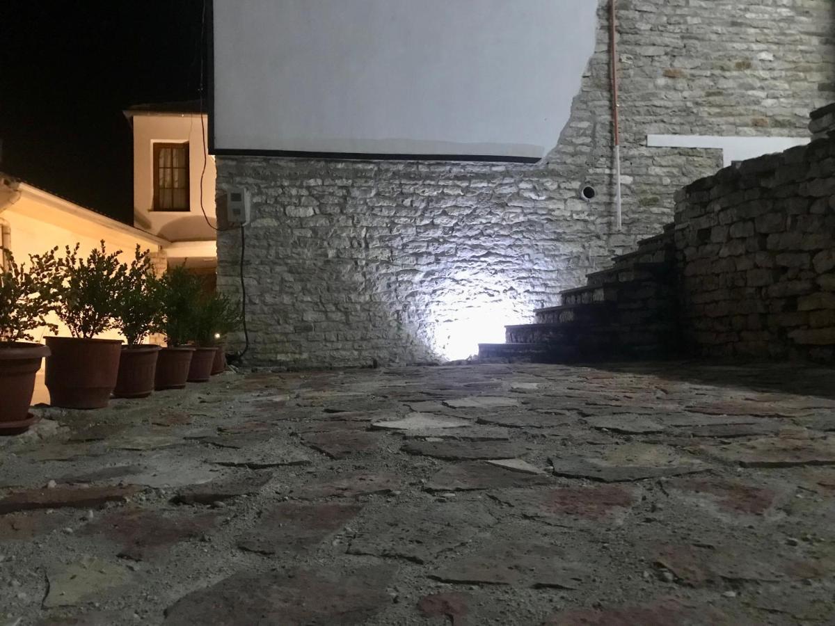 Vila Eri Гірокастра Екстер'єр фото