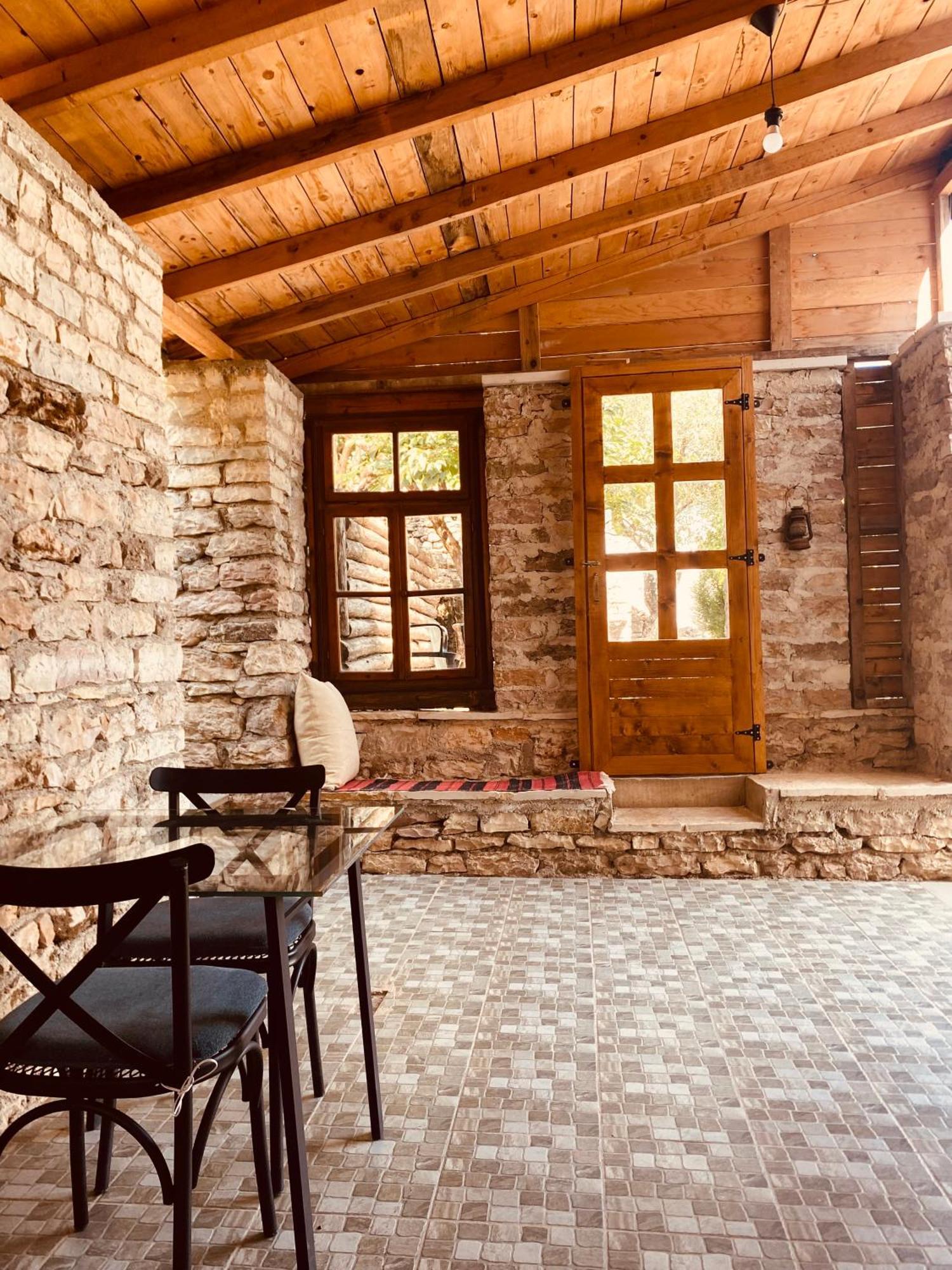Vila Eri Гірокастра Екстер'єр фото